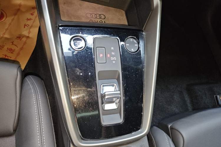 Used Audi A3 2024 A3L Limousine 35 TFSI Fashion Sport Model Gear Lever