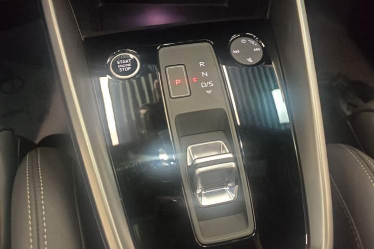 Used Audi A3 2024 A3L Limousine 35 TFSI Fashion Sport Model Gear Lever