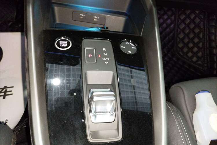 Used Audi A3 2024 Sportback 35 TFSI Fashionable Sports Model Gear Lever