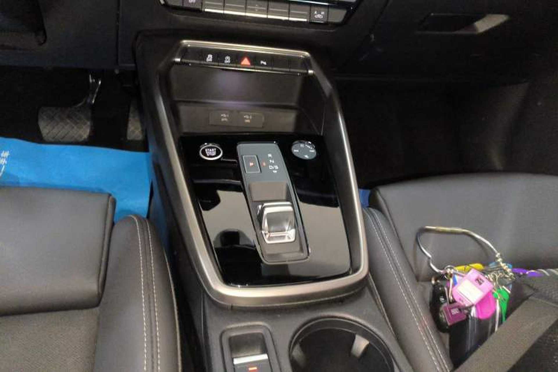 Used Audi A3 2024 A3L Limousine 35 TFSI Fashion Sport Model Gear Lever