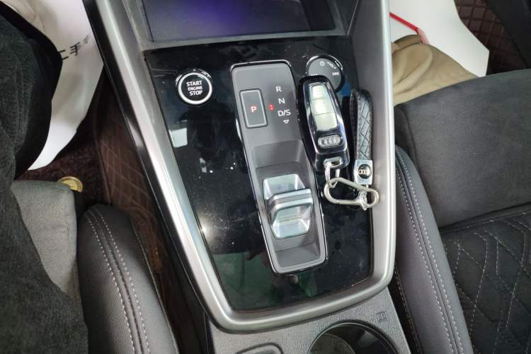 Used Audi A3 2024 A3L Limousine 35 TFSI Luxury Sport Edition Gear Lever