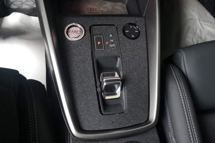 Used Audi A3 2024 Sportback 35 TFSI Fashionable Sports Model Gear Lever