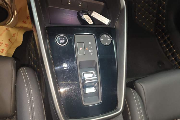 Used Audi A3 2024 Sportback 35 TFSI Fashionable Sports Model Gear Lever