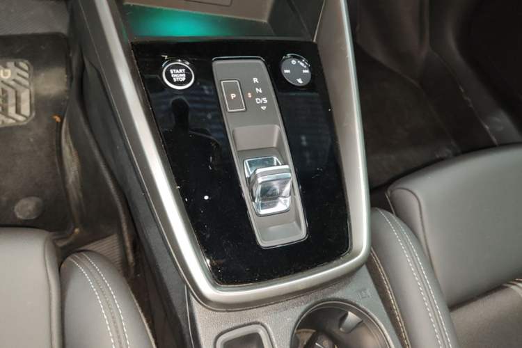 Used Audi A3 2024 Sportback 35 TFSI Fashionable Sports Model Gear Lever