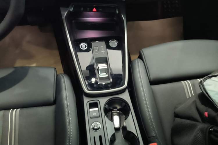 Used Audi A3 2024 A3L Limousine 35 TFSI Fashion Sport Model Gear Lever