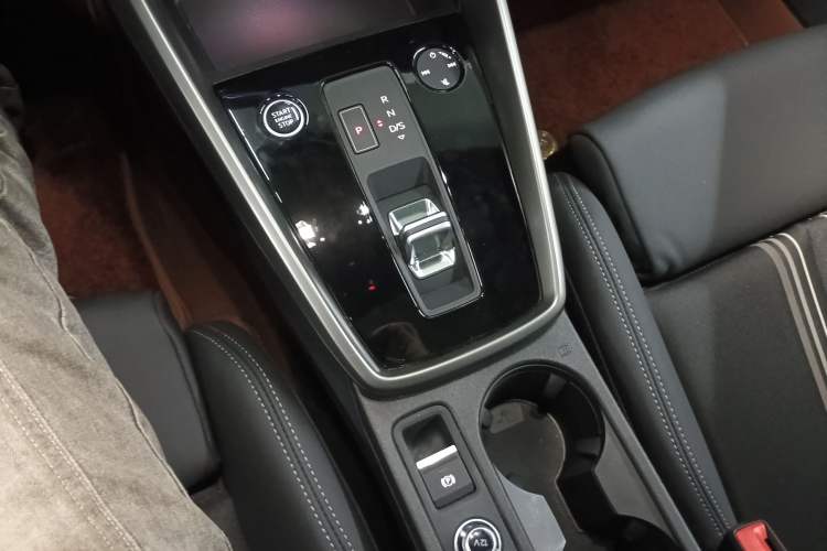 Used Audi A3 2024 A3L Limousine 35 TFSI Fashion Sport Model Gear Lever