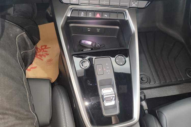 Used Audi A3 2024 A3L Limousine 35 TFSI Fashion Sport Model Gear Lever