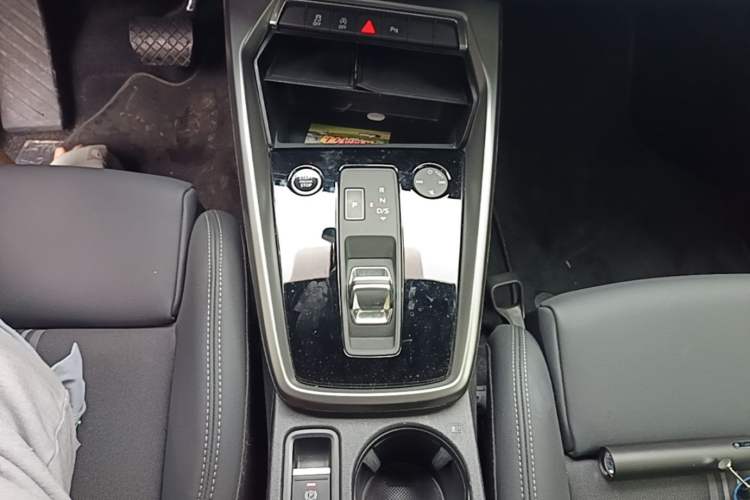 Used Audi A3 2024 Sportback 35 TFSI Fashionable Sports Model Gear Lever