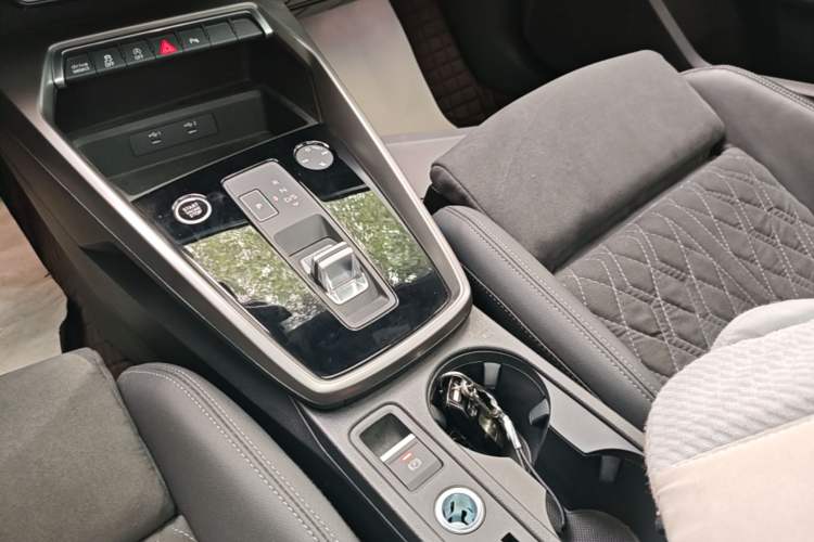 Used Audi A3 2024 A3L Limousine 35 TFSI Luxury Sport Edition Gear Lever