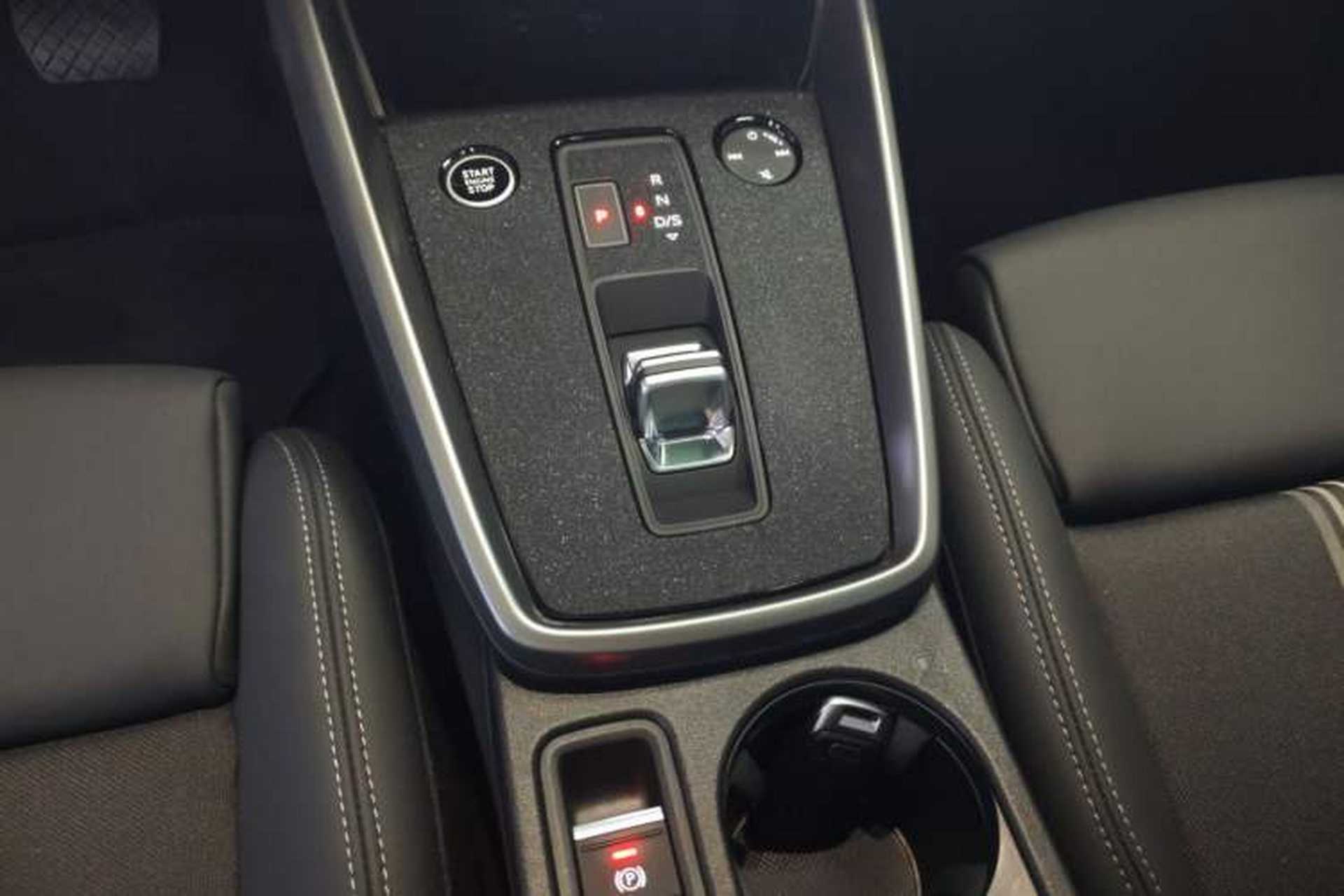 Used Audi A3 2024 Sportback 35 TFSI Fashionable Sports Model Gear Lever