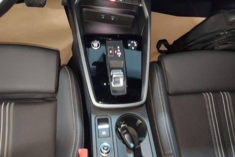 Used Audi A3 2024 A3L Limousine 35 TFSI Fashion Sport Model Gear Lever