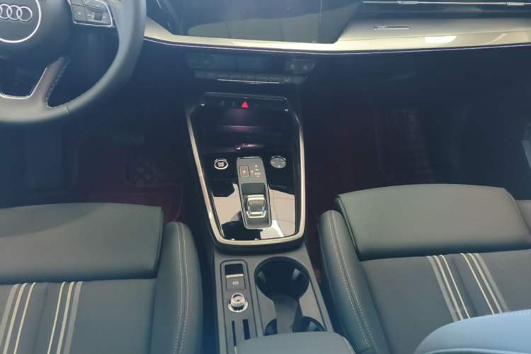 Used Audi A3 2024 Sportback 35 TFSI Fashionable Sports Model Gear Lever