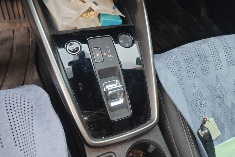 Used Audi A3 2024 Sportback 35 TFSI Fashionable Sports Model Gear Lever