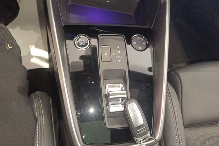 Used Audi A3 2024 A3L Limousine 35 TFSI Fashion Sport Model Gear Lever