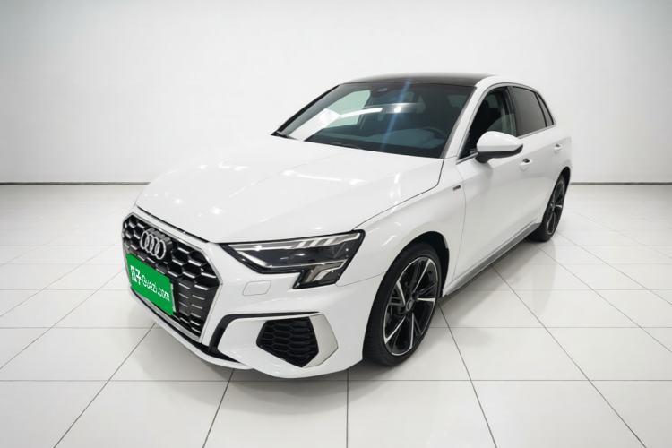 Audi A3 2024 Sportback 35 TFSI Fashionable Sports Model