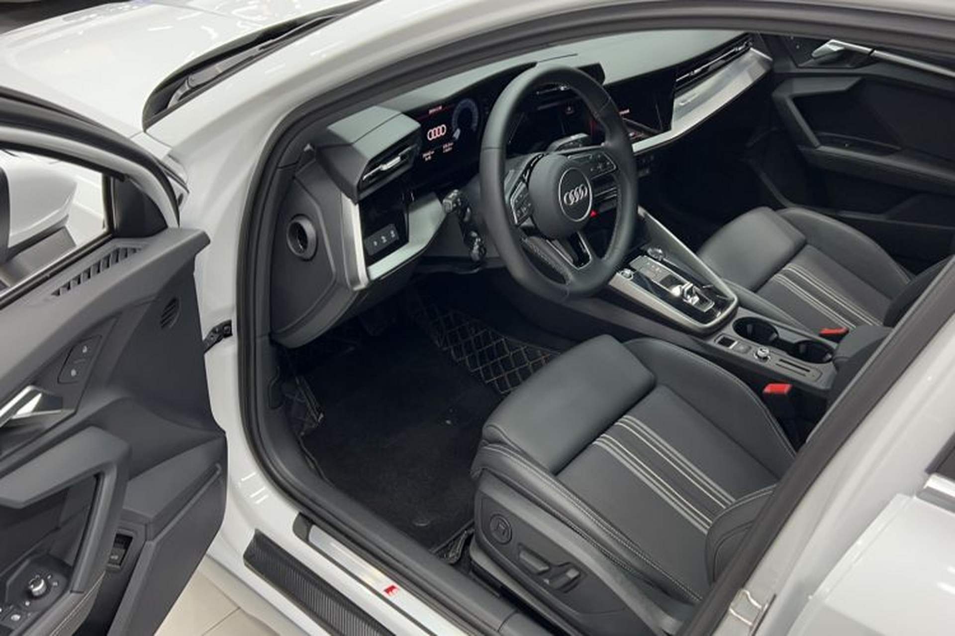 Used Audi A3 2024 A3L Limousine 35 TFSI Fashion Sport Model Interior 2