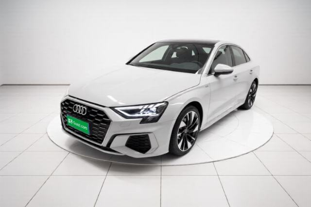 Ojetý Audi A3 2024 A3L Limousine 35 TFSI Fashion Sport Model