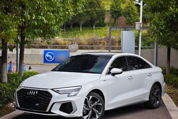 Audi A3 2024 A3L Limousine 35 TFSI Luxury Sport Edition