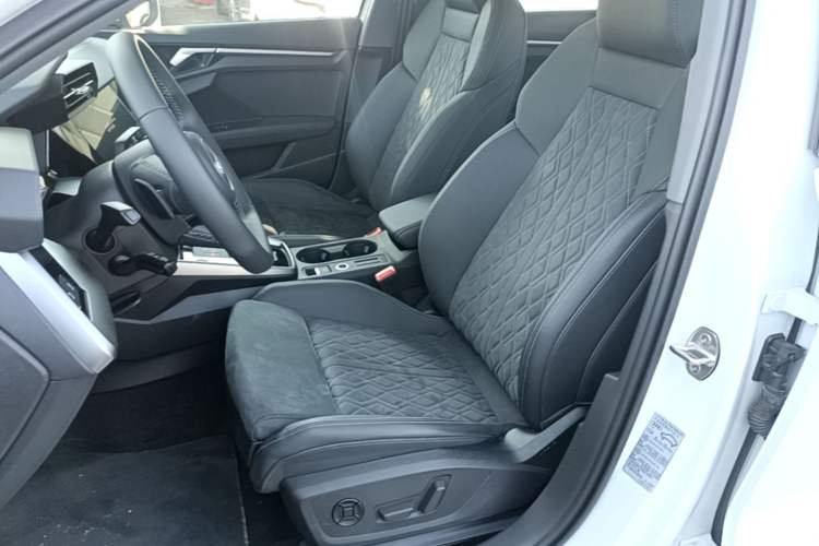 Used Audi A3 2024 A3L Limousine 35 TFSI Luxury Sport Edition Left Front Seat