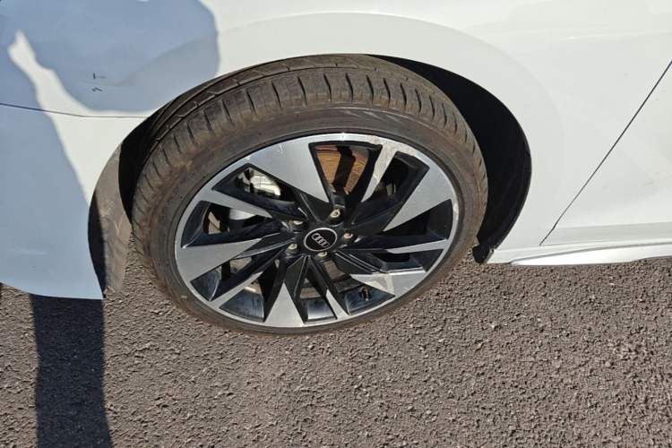 Used Audi A3 2024 A3L Limousine 35 TFSI Fashion Sport Model Left Front Wheel Hub