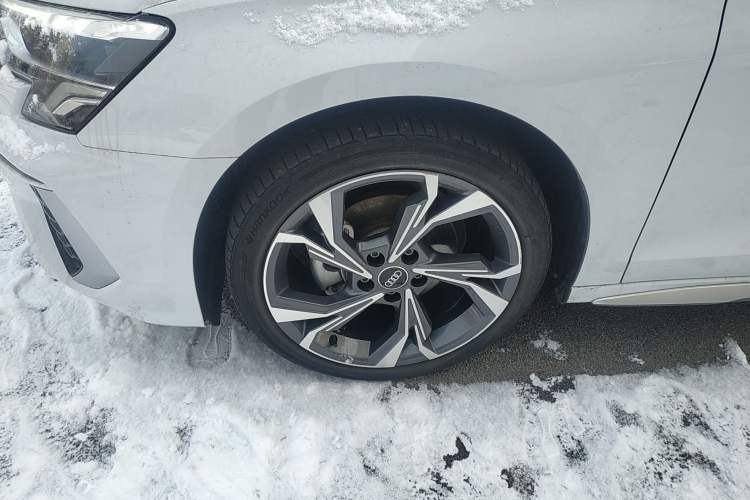 Used Audi A3 2024 A3L Limousine 35 TFSI Luxury Sport Edition Left Front Wheel Hub
