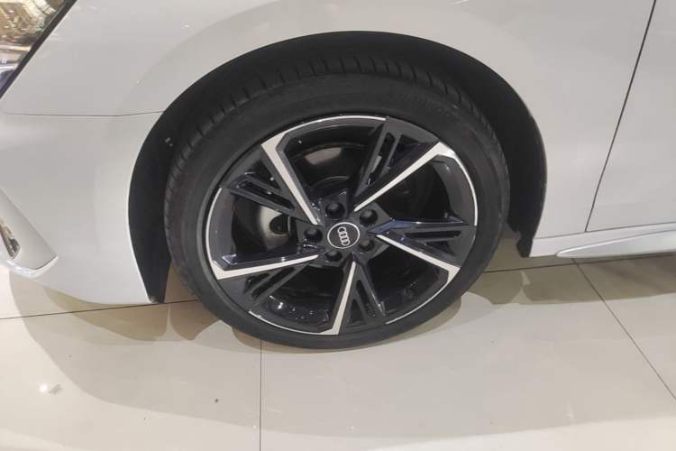 Used Audi A3 2024 Sportback 35 TFSI Fashionable Sports Model Left Front Wheel Hub