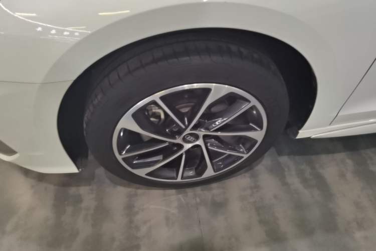 Used Audi A3 2024 A3L Limousine 35 TFSI Progressive Sport Edition Left Front Wheel Hub