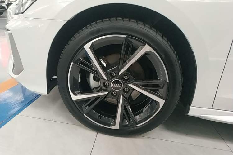 Used Audi A3 2024 Sportback 35 TFSI Fashionable Sports Model Left Front Wheel Hub