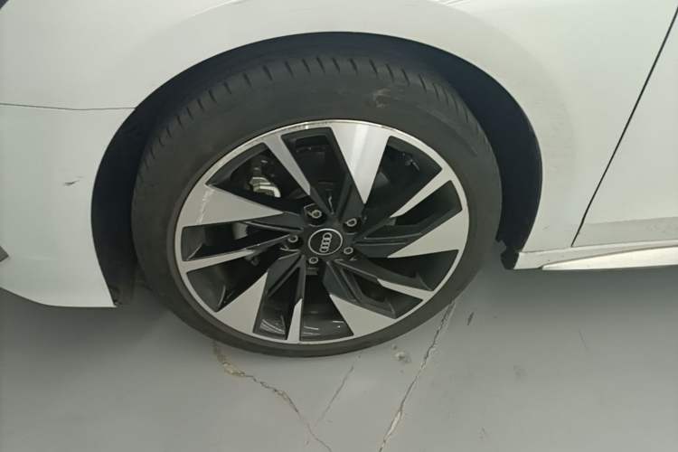 Used Audi A3 2024 A3L Limousine 35 TFSI Fashion Sport Model Left Front Wheel Hub