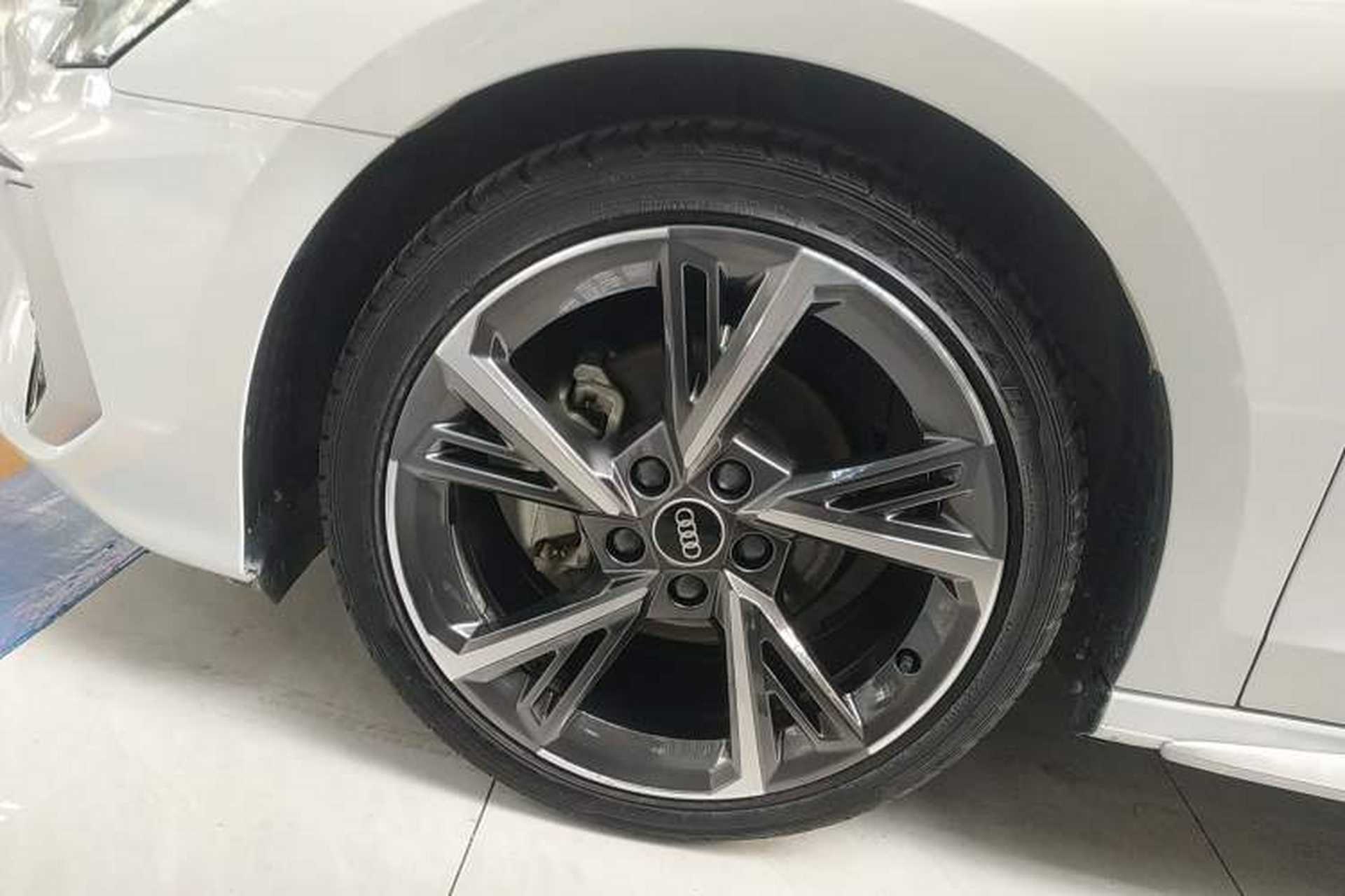 Used Audi A3 2024 Sportback 35 TFSI Fashionable Sports Model Left Front Wheel Hub