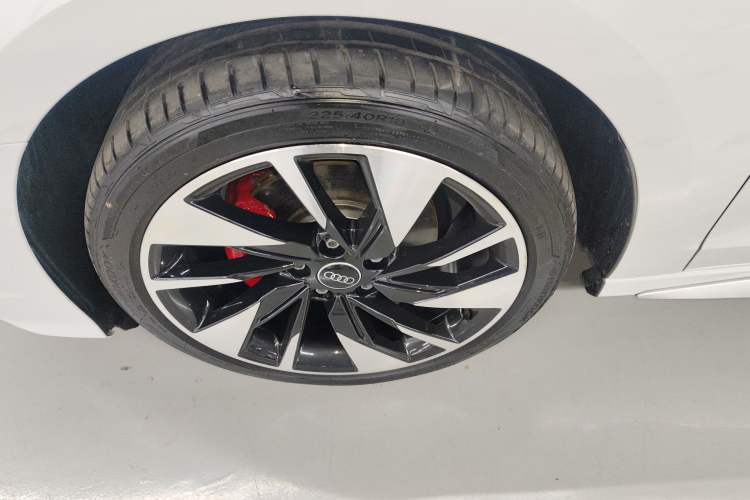 Used Audi A3 2024 A3L Limousine 35 TFSI Fashion Sport Model Left Front Wheel Hub