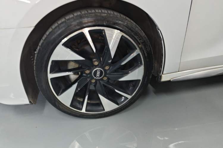 Used Audi A3 2024 A3L Limousine 35 TFSI Fashion Sport Model Left Front Wheel Hub