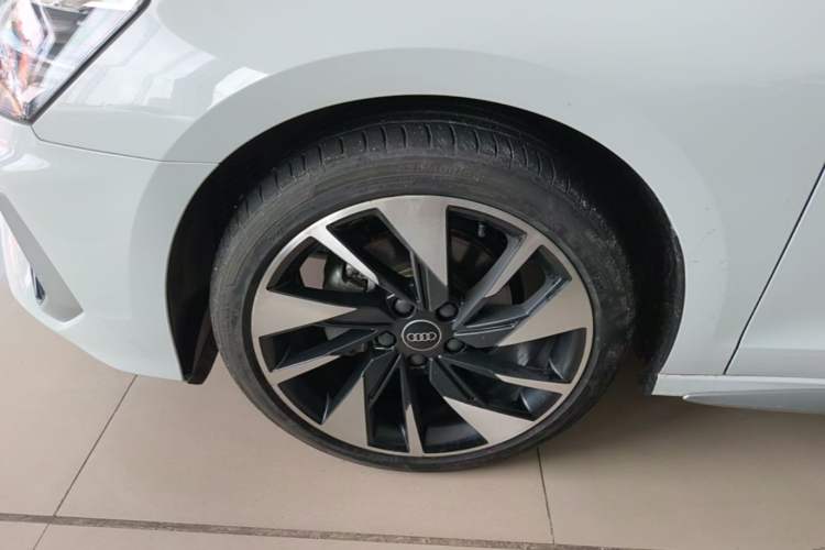 Used Audi A3 2024 A3L Limousine 35 TFSI Fashion Sport Model Left Front Wheel Hub