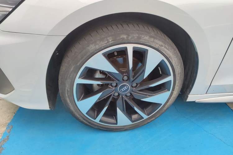 Used Audi A3 2024 A3L Limousine 35 TFSI Fashion Sport Model Left Front Wheel Hub