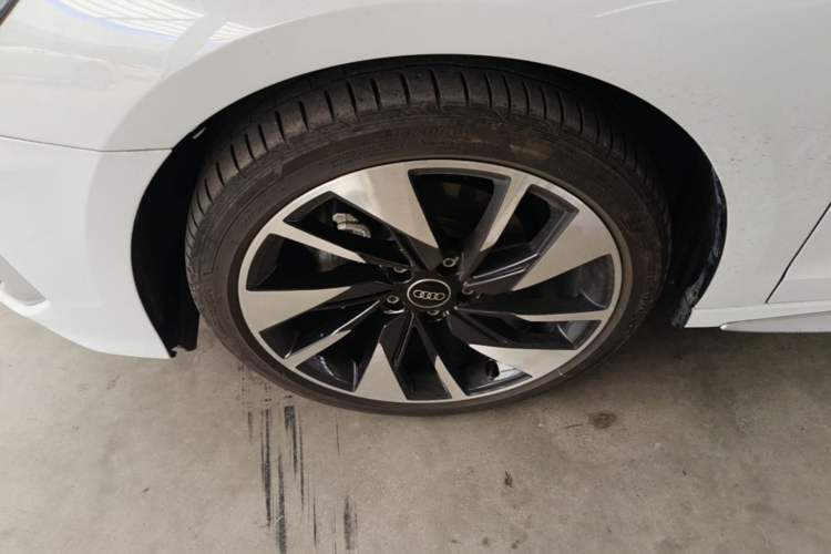 Used Audi A3 2024 A3L Limousine 35 TFSI Fashion Sport Model Left Front Wheel Hub