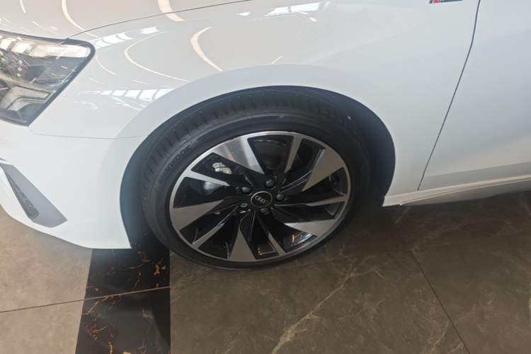 Used Audi A3 2024 A3L Limousine 35 TFSI Fashion Sport Model Left Front Wheel Hub