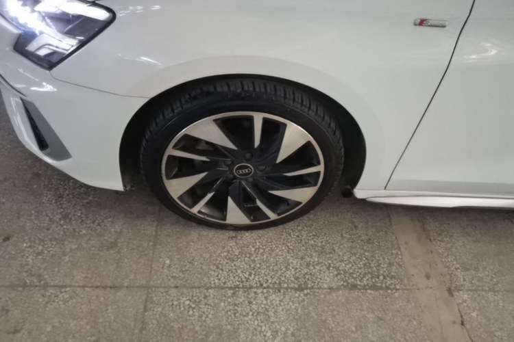 Used Audi A3 2024 A3L Limousine 35 TFSI Fashion Sport Model Left Front Wheel Hub