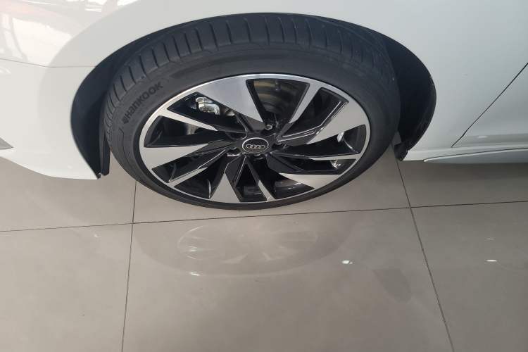 Used Audi A3 2024 A3L Limousine 35 TFSI Fashion Sport Model Left Front Wheel Hub