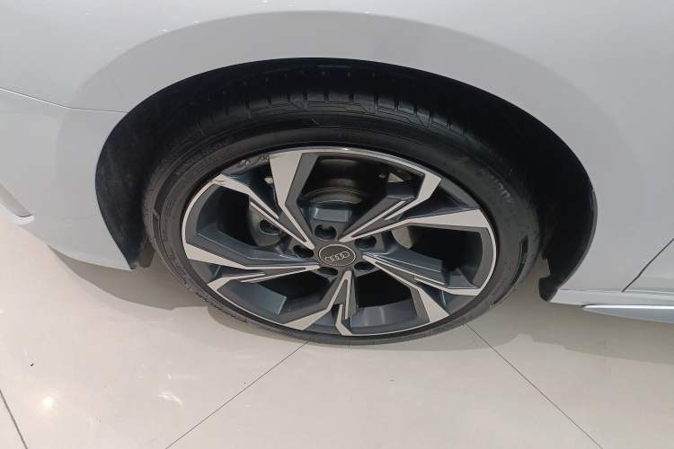 Used Audi A3 2024 A3L Limousine 35 TFSI Luxury Sport Edition Left Front Wheel Hub