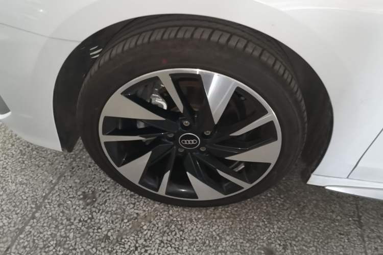 Used Audi A3 2024 A3L Limousine 35 TFSI Fashion Sport Model Left Front Wheel Hub