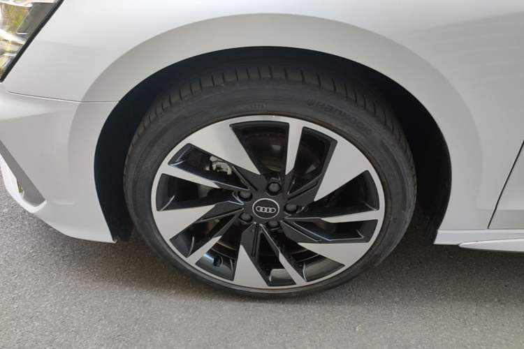 Used Audi A3 2024 A3L Limousine 35 TFSI Fashion Sport Model Left Front Wheel Hub