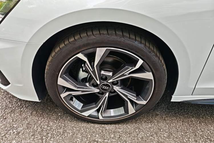Used Audi A3 2024 A3L Limousine 35 TFSI Luxury Sport Edition Left Front Wheel Hub