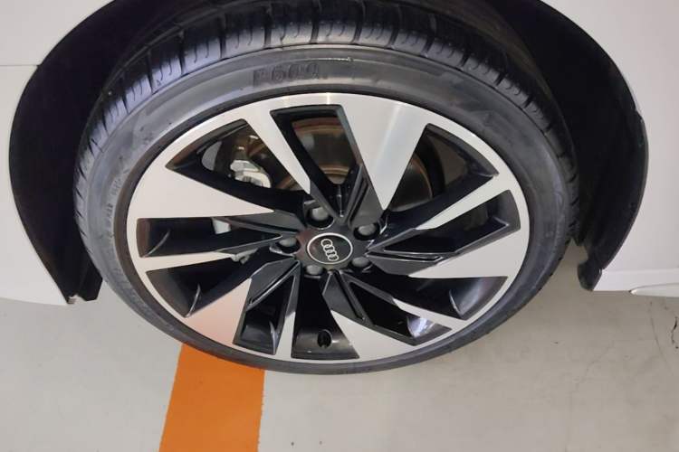 Used Audi A3 2024 A3L Limousine 35 TFSI Fashion Sport Model Left Front Wheel Hub