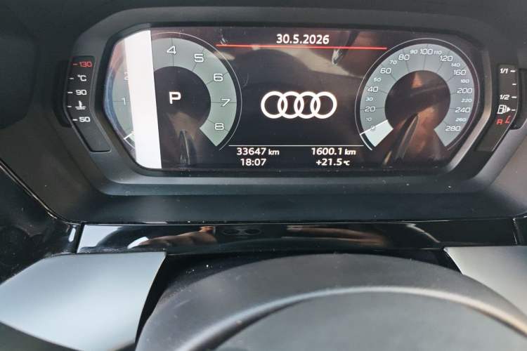 Used Audi A3 2024 A3L Limousine 35 TFSI Fashionable and Elegant Model Odometer Close Up