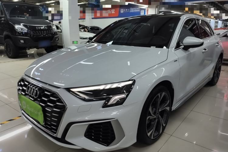 Audi A3 2024 Sportback 35 TFSI Fashionable Sports Model