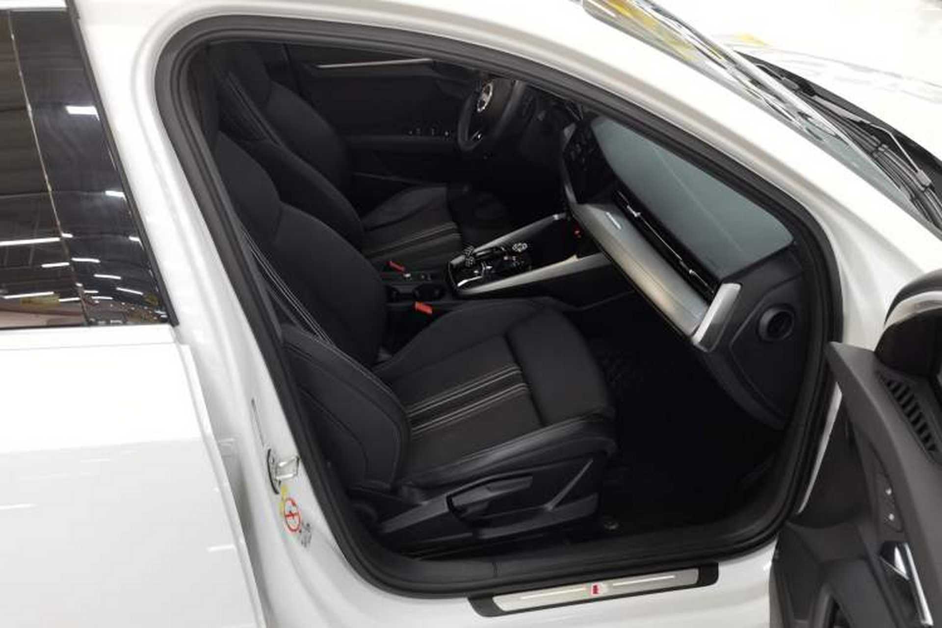 Used Audi A3 2024 A3L Limousine 35 TFSI Fashion Sport Model Right Front Seat