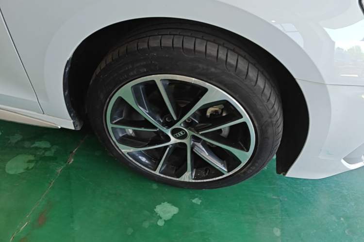 Used Audi A3 2024 A3L Limousine 35 TFSI Progressive Sport Edition Right Front Wheel Hub