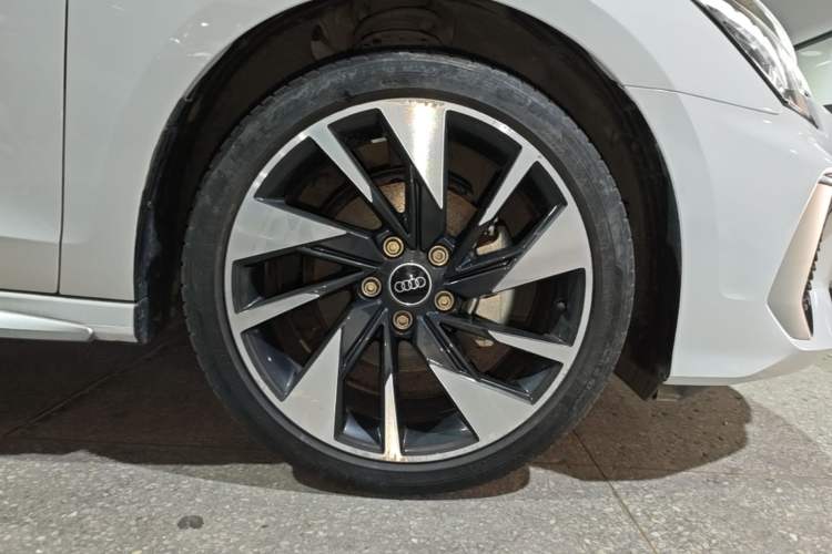 Used Audi A3 2024 A3L Limousine 35 TFSI Fashion Sport Model Right Front Wheel Hub