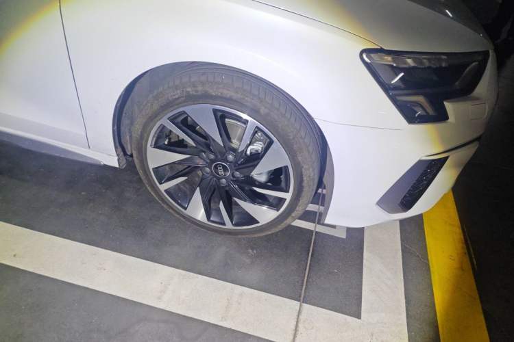 Used Audi A3 2024 A3L Limousine 35 TFSI Fashion Sport Model Right Front Wheel Hub