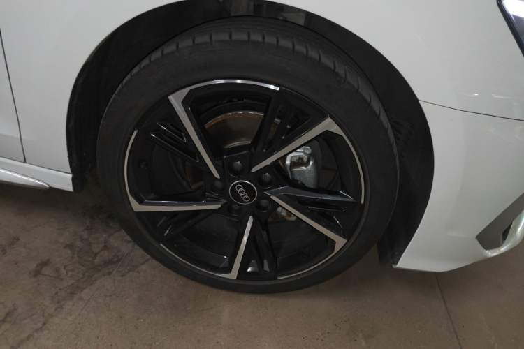 Used Audi A3 2024 Sportback 35 TFSI Fashionable Sports Model Right Front Wheel Hub